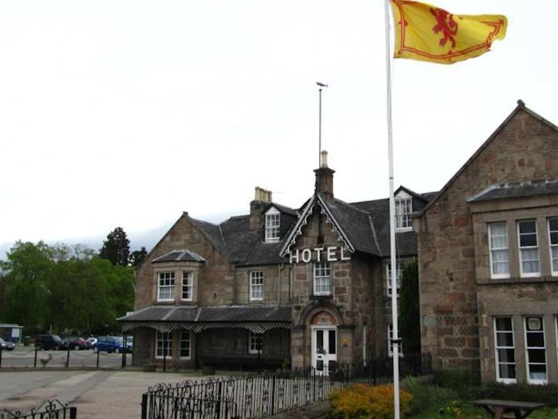 Huntly Arms Hotel Aboyne Exterior photo